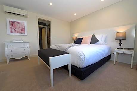 Suite with Steam Room