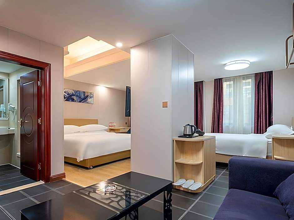 Vienna Hotel Zhuhai Xiangzhou Qinglv Road Theater