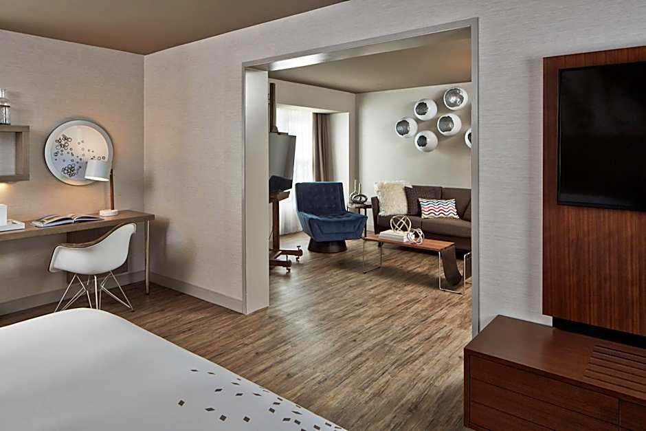 The Del Monte Lodge Renaissance by Marriott Rochester Hotel & Spa