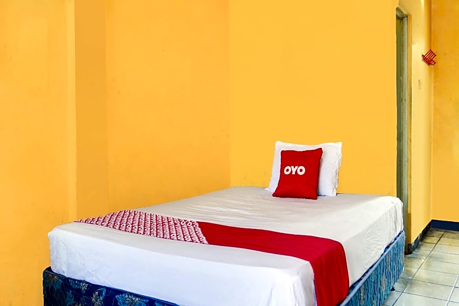 SPOT ON 91797 Mutiara Guest House