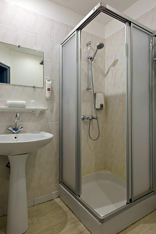 Enzo Hotels Contrexeville