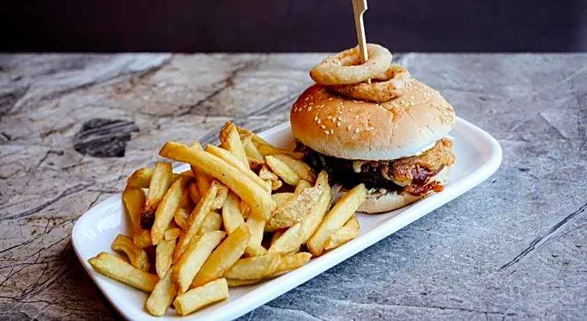 OYO Lomond Park Hotel