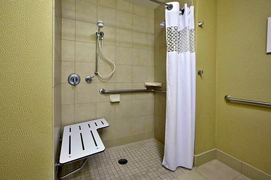 Hampton Inn & Suites Wichita-Northeast