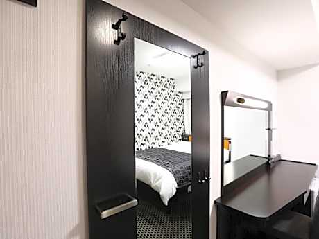 Single Room - Non-Smoking