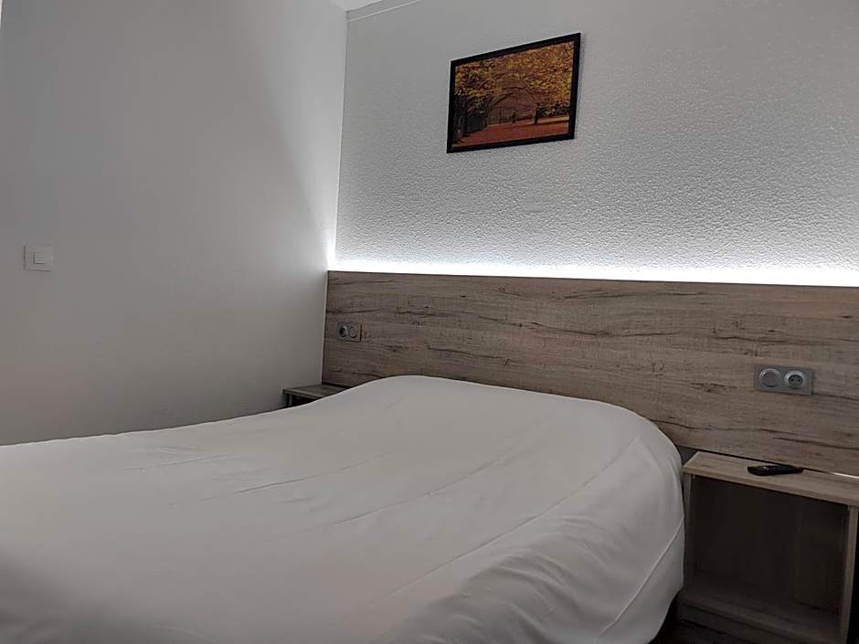 Alpha Hotel