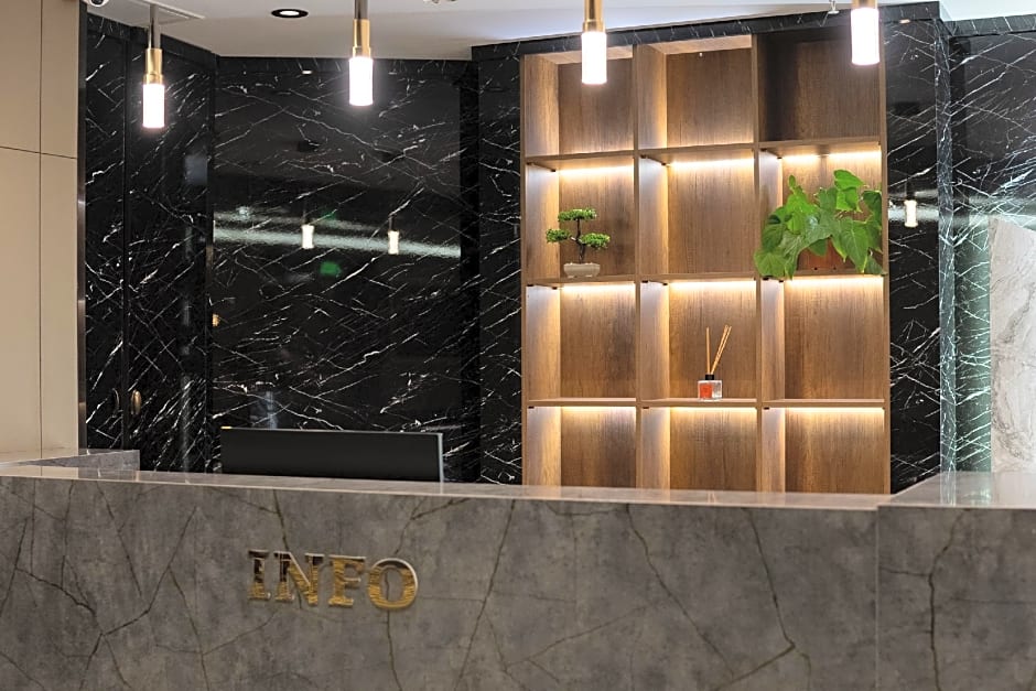 Golden River Hotel By Continent