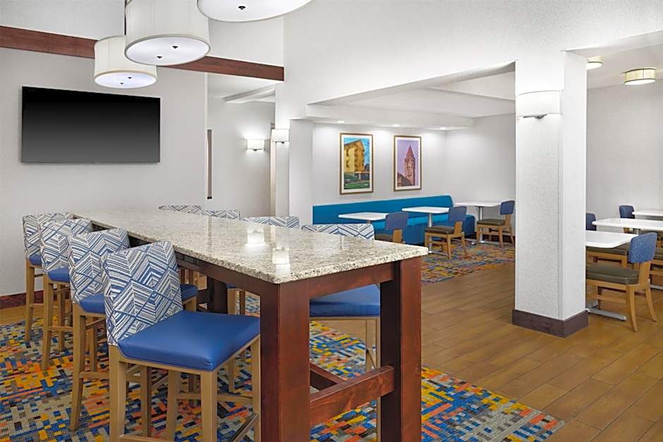 Hampton Inn Lawrence