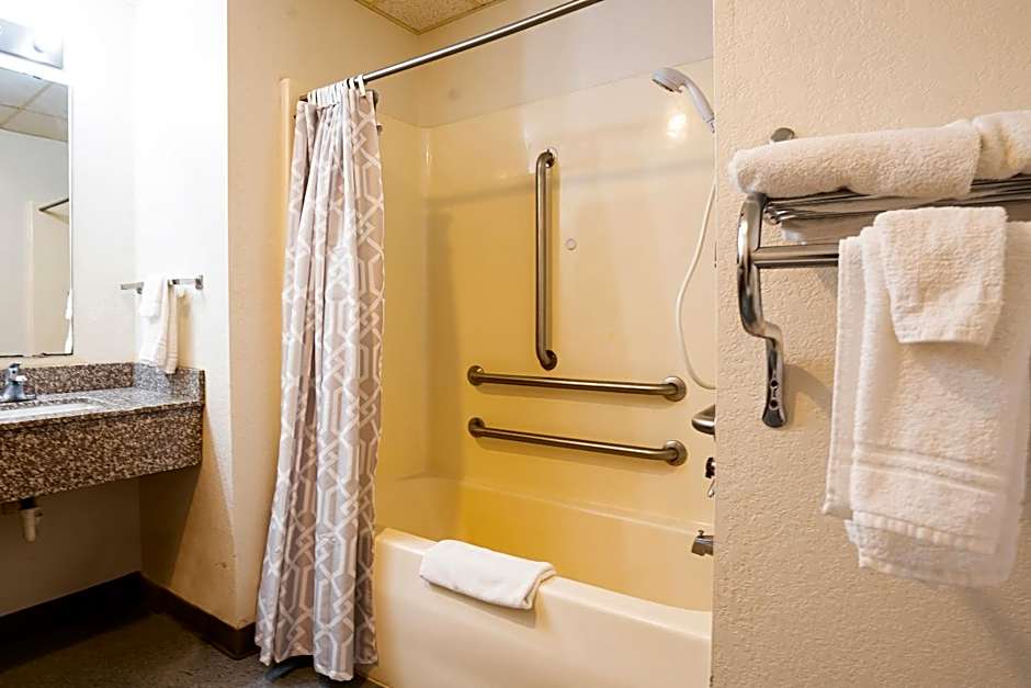 OYO Hotel Redwood Falls near Jackpot Casino