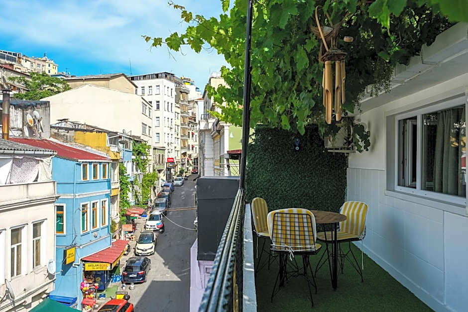 Taksim Neo Pera Suites