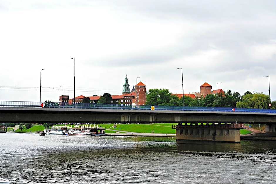 The Boat - Hostel&Chill