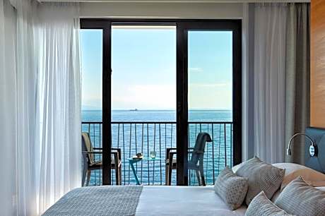 Suite with Sea View and Balcony