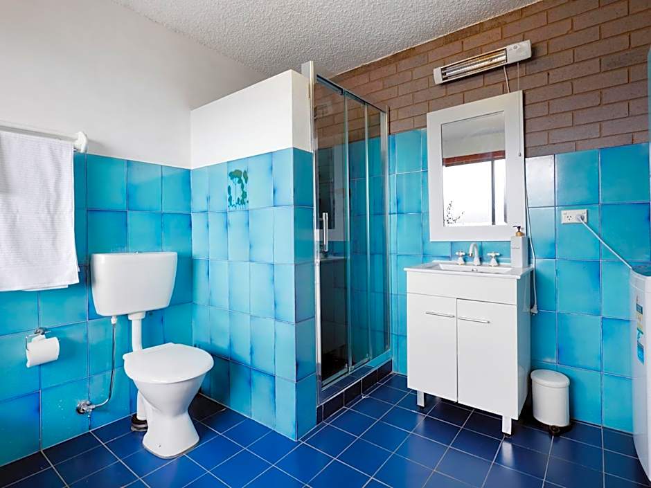 Pontis Lodge Waterfront Apartment