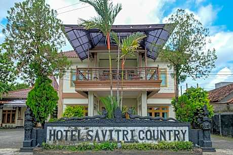 RedDoorz @ Savitri Hotel