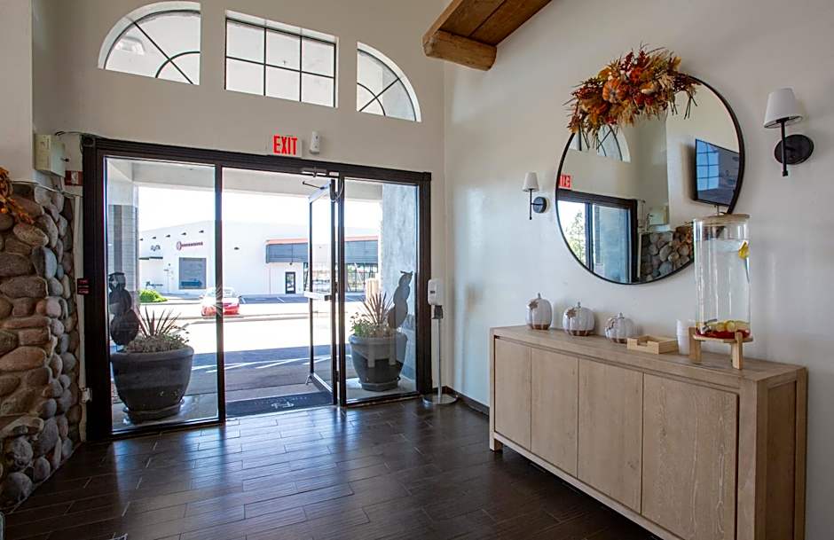 The Hotel Serene Glendale Peoria, Surestay Collection by BW