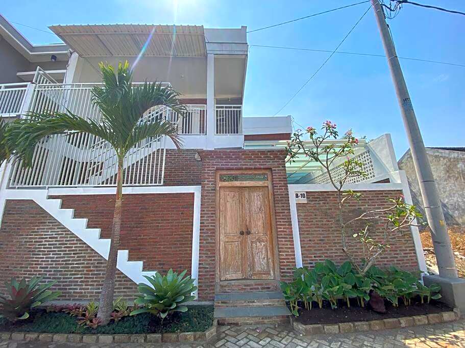 Emka Villa Traditional Minimalist