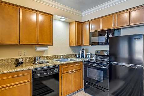 Efficiency Suite with One King and One Queen Beds - Non Smoking