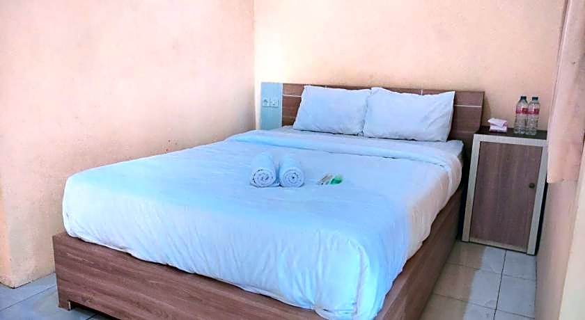 Wisma Mutiara near Alun Alun Demak Mitra RedDoorz