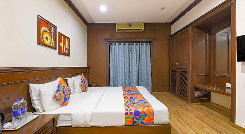 Siris 18 Hotel Gurgaon