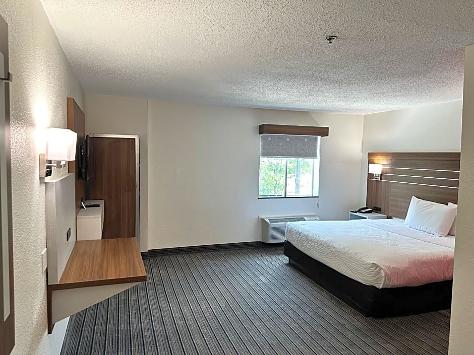 Ramada by Wyndham Lithia Springs Atlanta