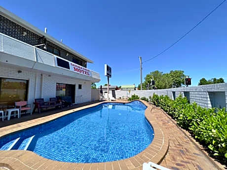 Family 1 Queen Room, 1 Twin Bunk Beds, Shared Bathroom