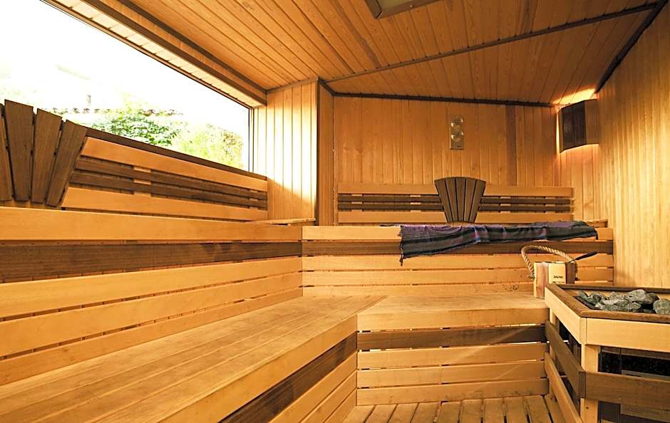 Marti La Perla - Adult Only+16