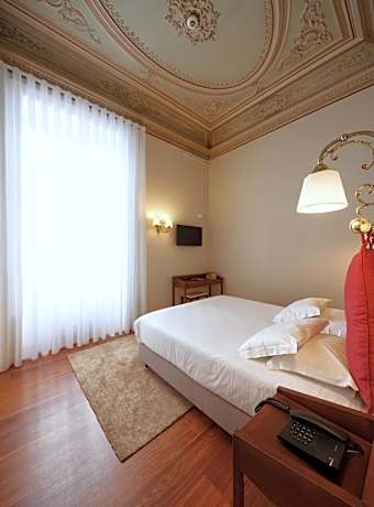 Deluxe Twin/Double Room