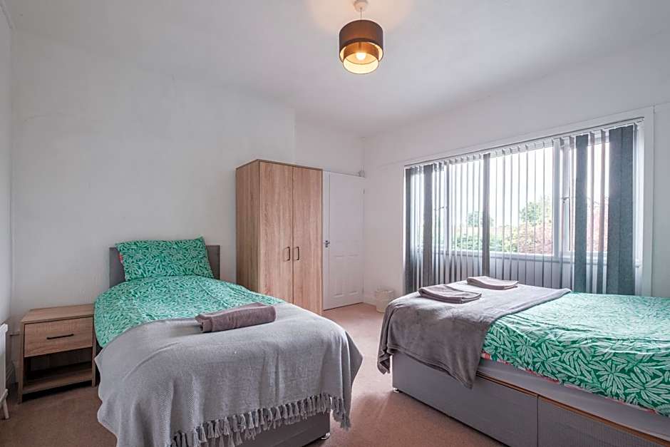 OYO The Pickering Park Hotel