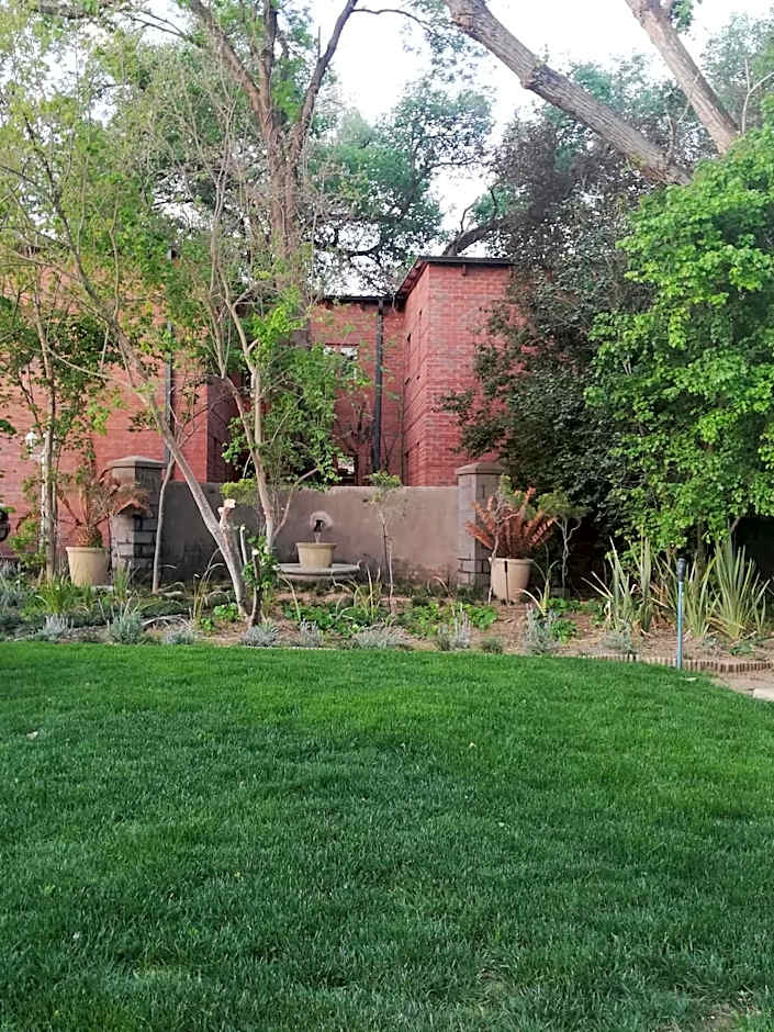 Tranquil House B&B @ 121 Berry St