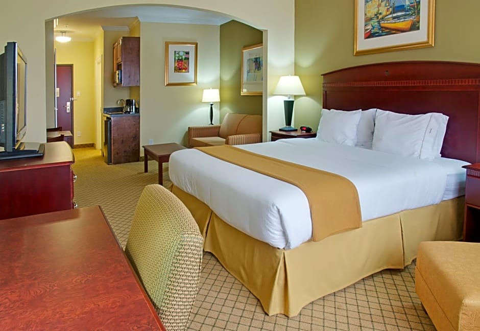 Holiday Inn Express Hotel & Suites Winnie, an IHG Hotel