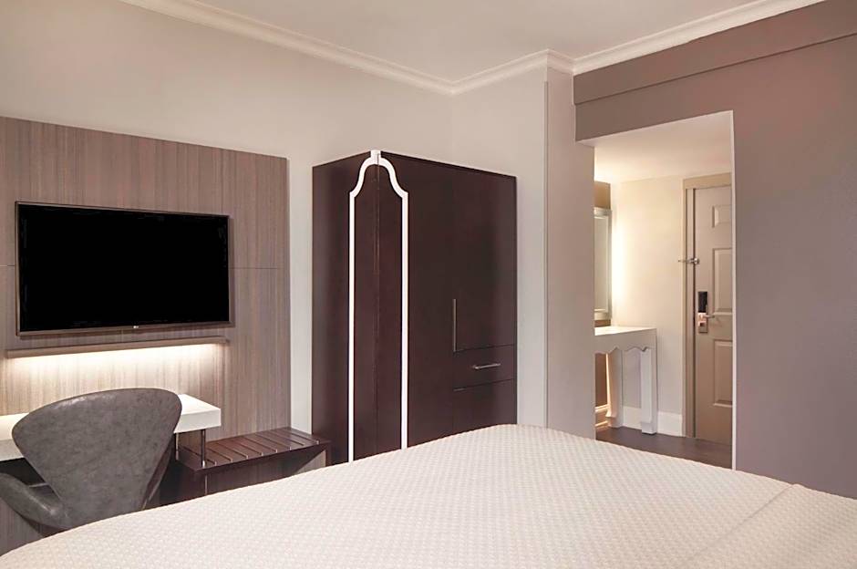 Photo 1 of 8 of Standard 1 King Bed
