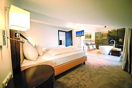 Suite with Mountain View