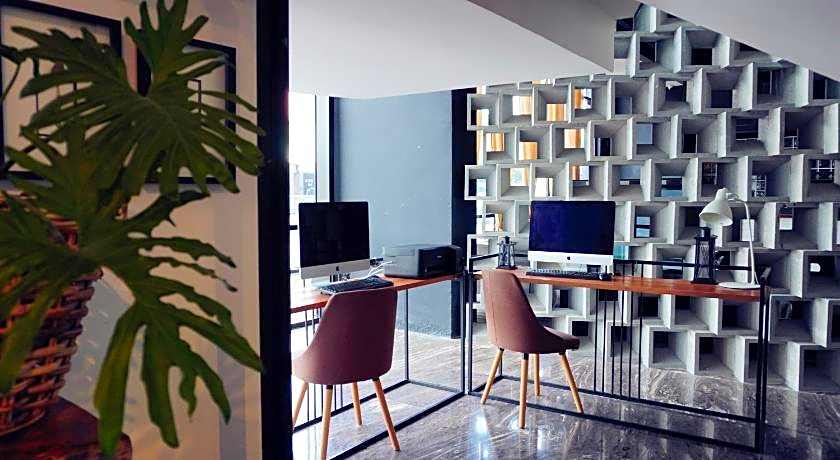 M ROOF HOTEL & RESIDENCES