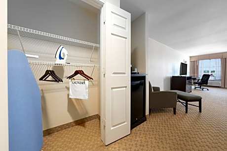 King Room - Mobility Access/Hearing Accessible