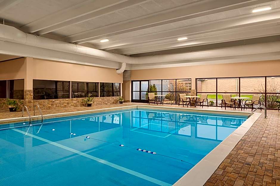 AmericInn by Wyndham Grand Rapids Airport North