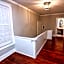 Historic Home Family Friendly Close to Seawall