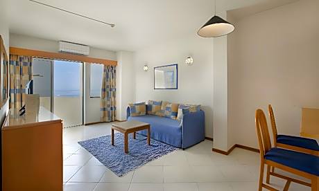 T1 Frontal Sea View Apartment