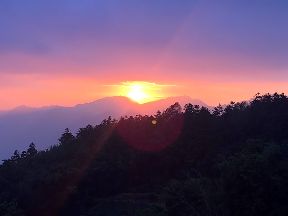 Applause In The Mountain