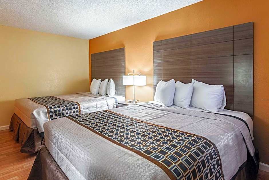 Rodeway Inn Farmington