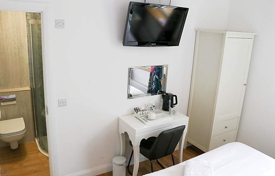 The Queen's Head Hotel