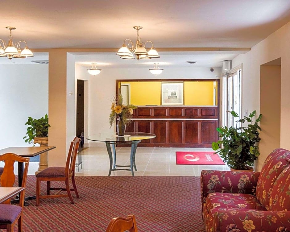 Econo Lodge Petersburg - Fort Lee