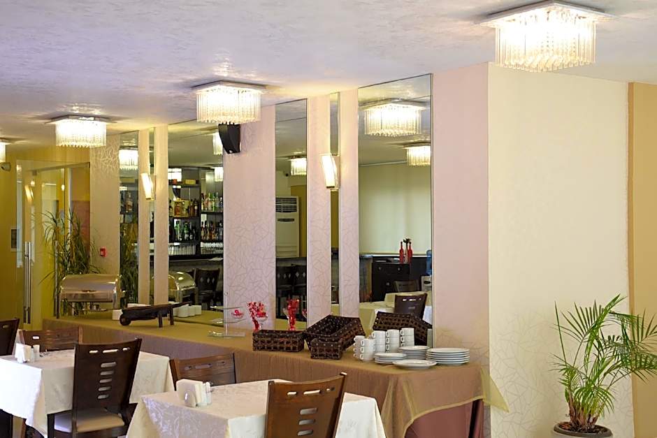 Al Murjan Palace Hotel