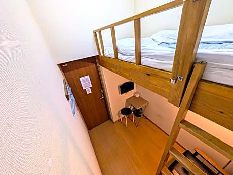 Single Room with Shared Bathroom