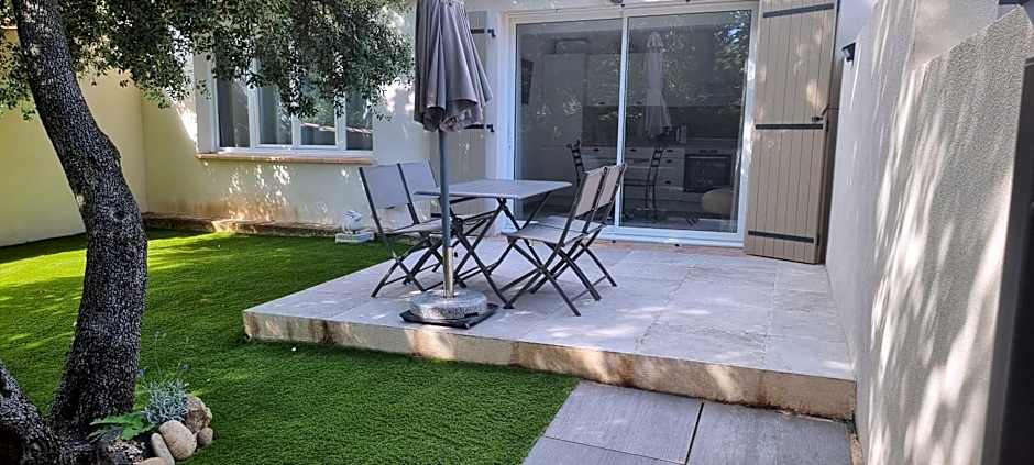 LES BOIS DE ZOLA entre Provence et Luberon