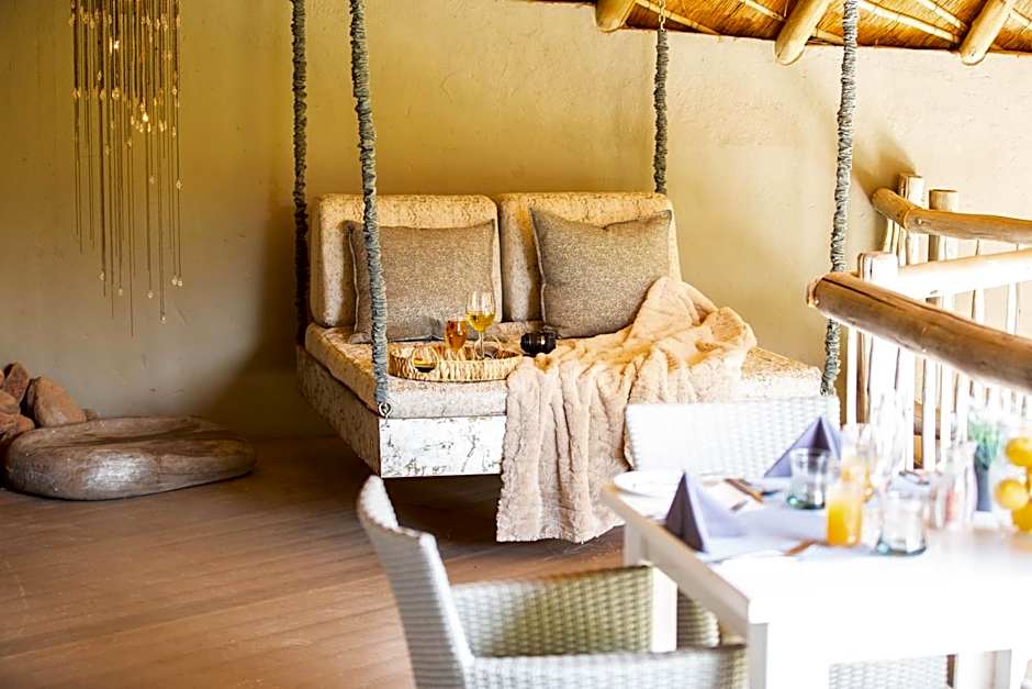 Clifftop Exclusive Safari Hideaway