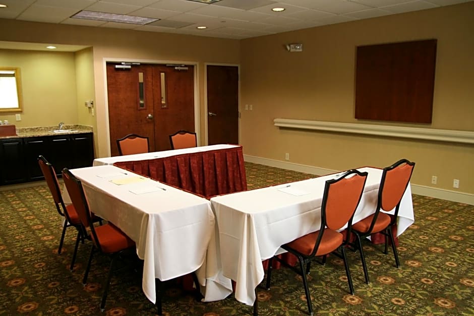 Hampton Inn & Suites Memphis East