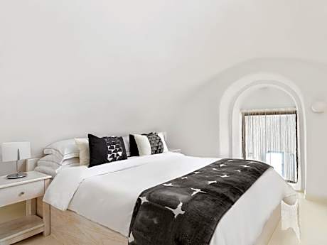 Premier Junior Suite with Caldera View