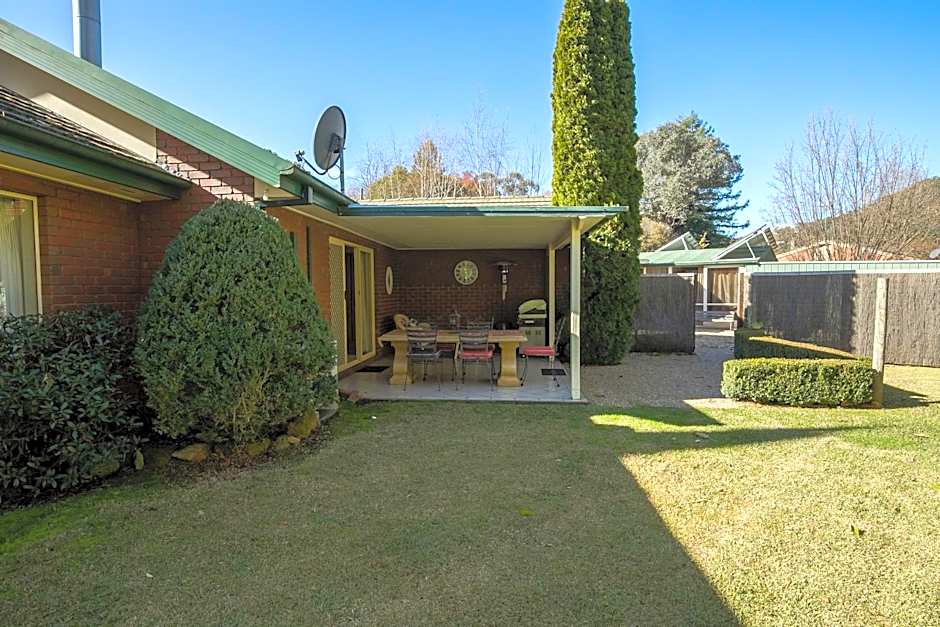 The Birch House - Silver Birches Accommodation Bright