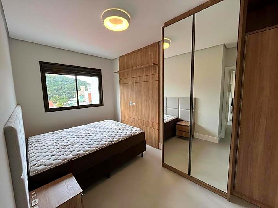 Cód 90 · Apartamento a poucos passo do mar