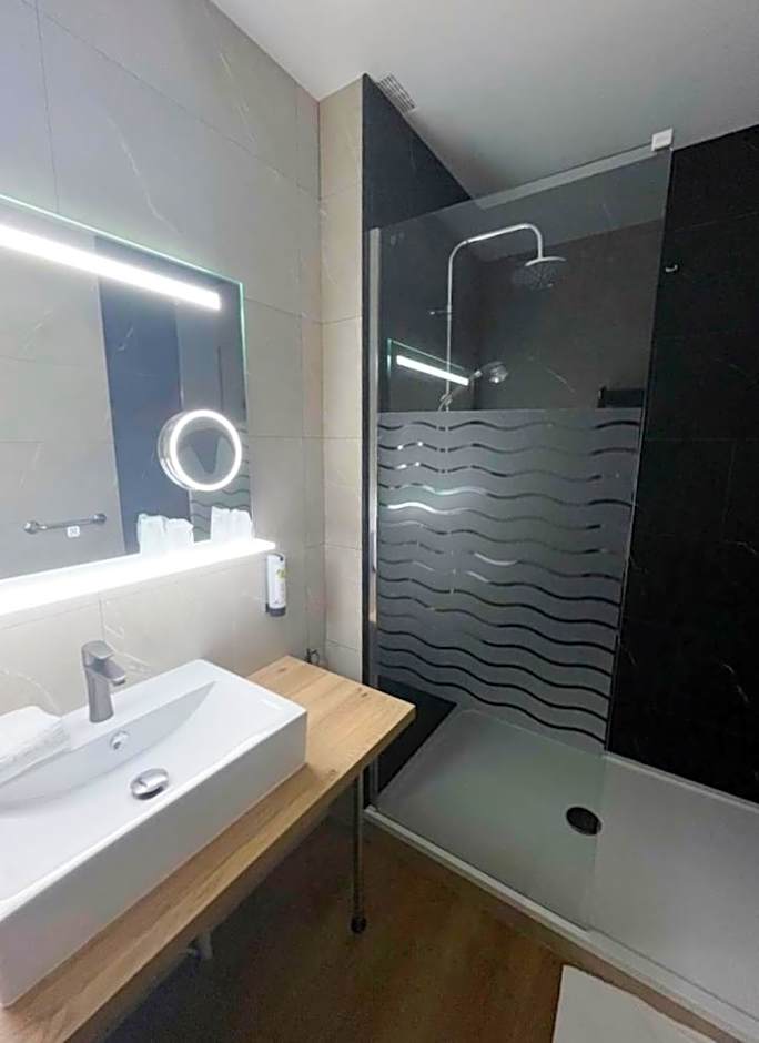 LOGIS Hotel Majestic Chatelaillon Plage - La Rochelle