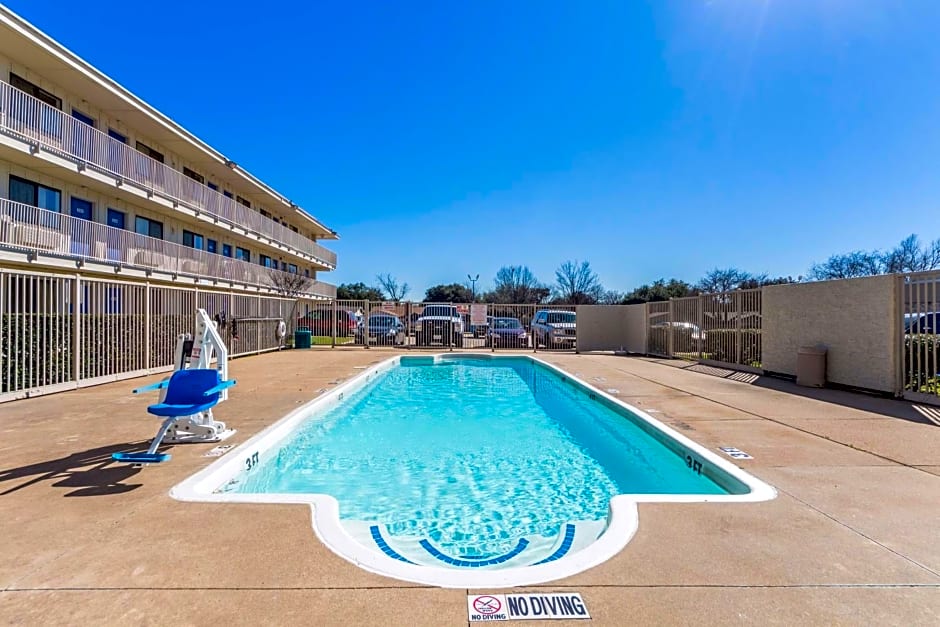 Motel 6-Garland, TX - Dallas